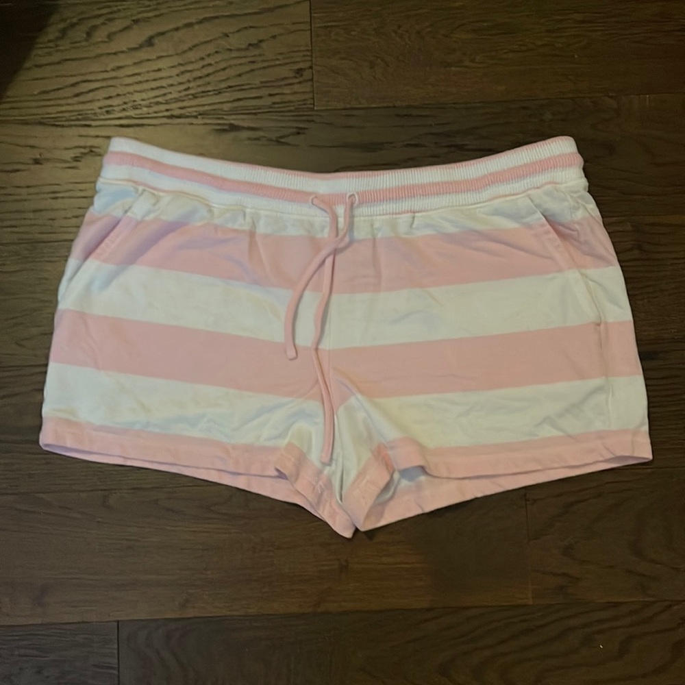 Ladies Vineyard Vines Cotton Shorts